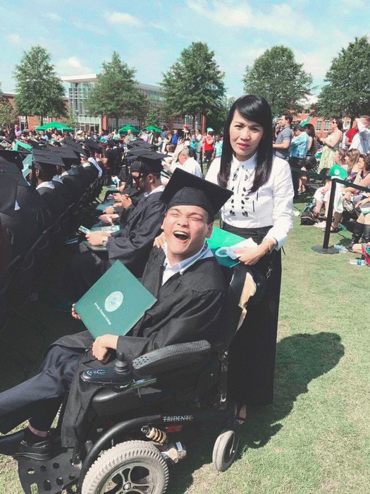 Sở hữu 2 bằng đại học, du học sinh Việt bại não tại Mỹ: Tôi chỉ là một người bình thường và sở hữu thêm ‘khuyết tật’ mà thôi